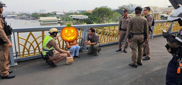 ช่วยเหลือหญิงสาวที่อยู่ในอาการซึมเศร้า