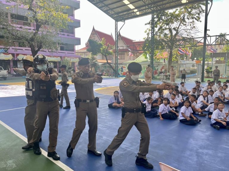 สน.บวรมงคล ร่วมทำการอบรมและจำลองสถานะการ“หนี ซ่อน สู้“