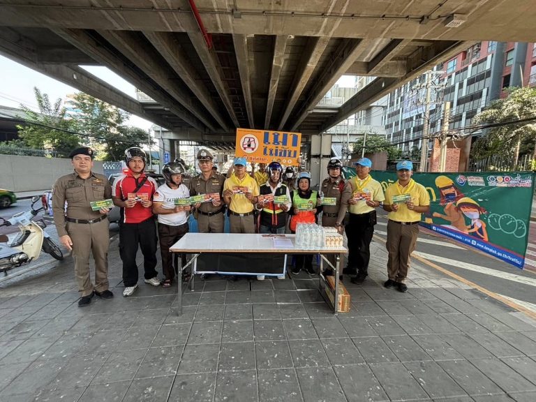 ร่วมกิจกรรม รณรงค์การขับขี่ปลอดภัยสวมหมวกนิรภัยเพื่อลดอุบัติเหตุจราจรทางบกในช่วงเทศกาลปีใหม่พ.ศ.2568
